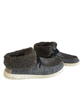 HEYDUDE Women's Wendy Fold Stitch Cozy Boot in Black/Grey